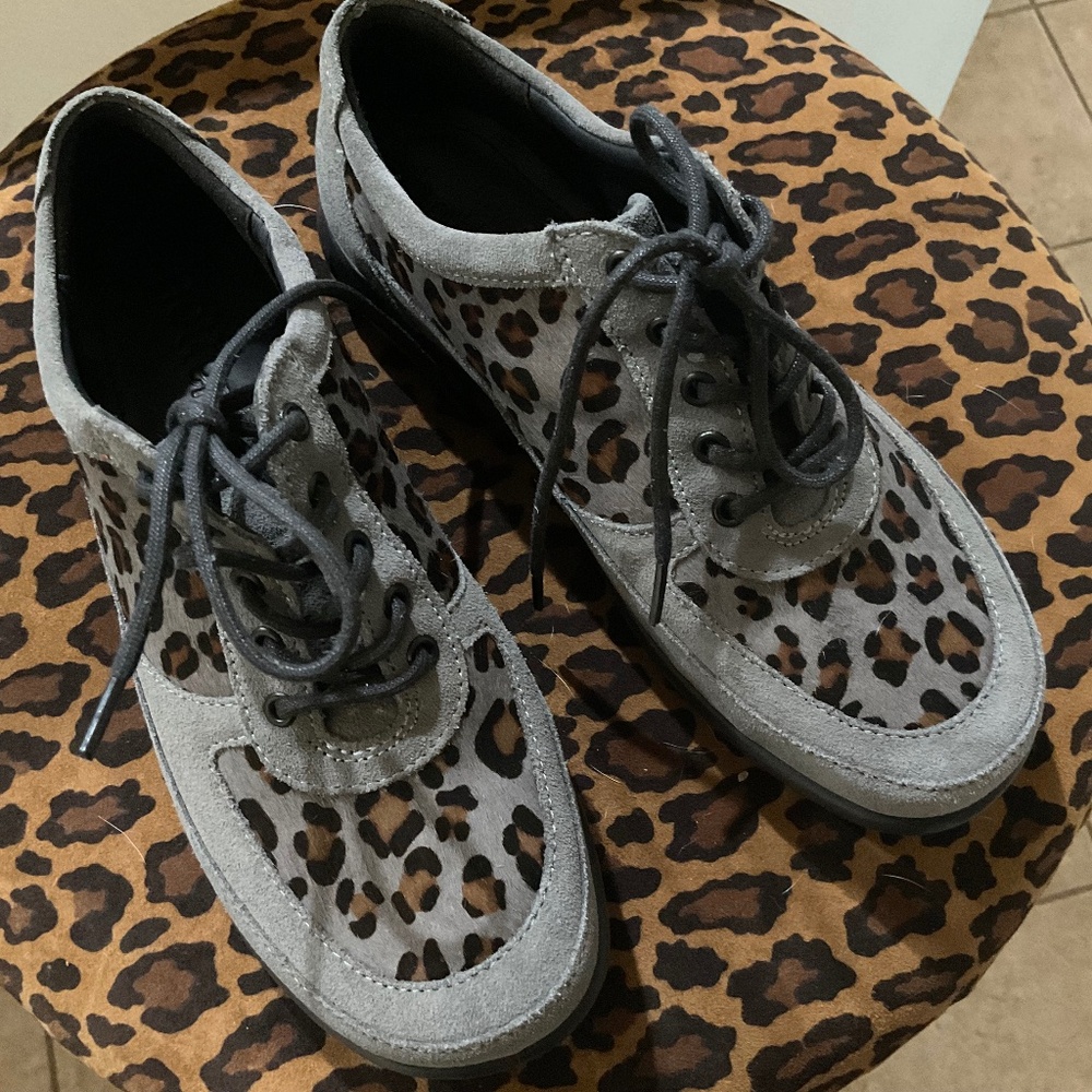 Hotter leather lace up shoe. Leopard print.  Size 6